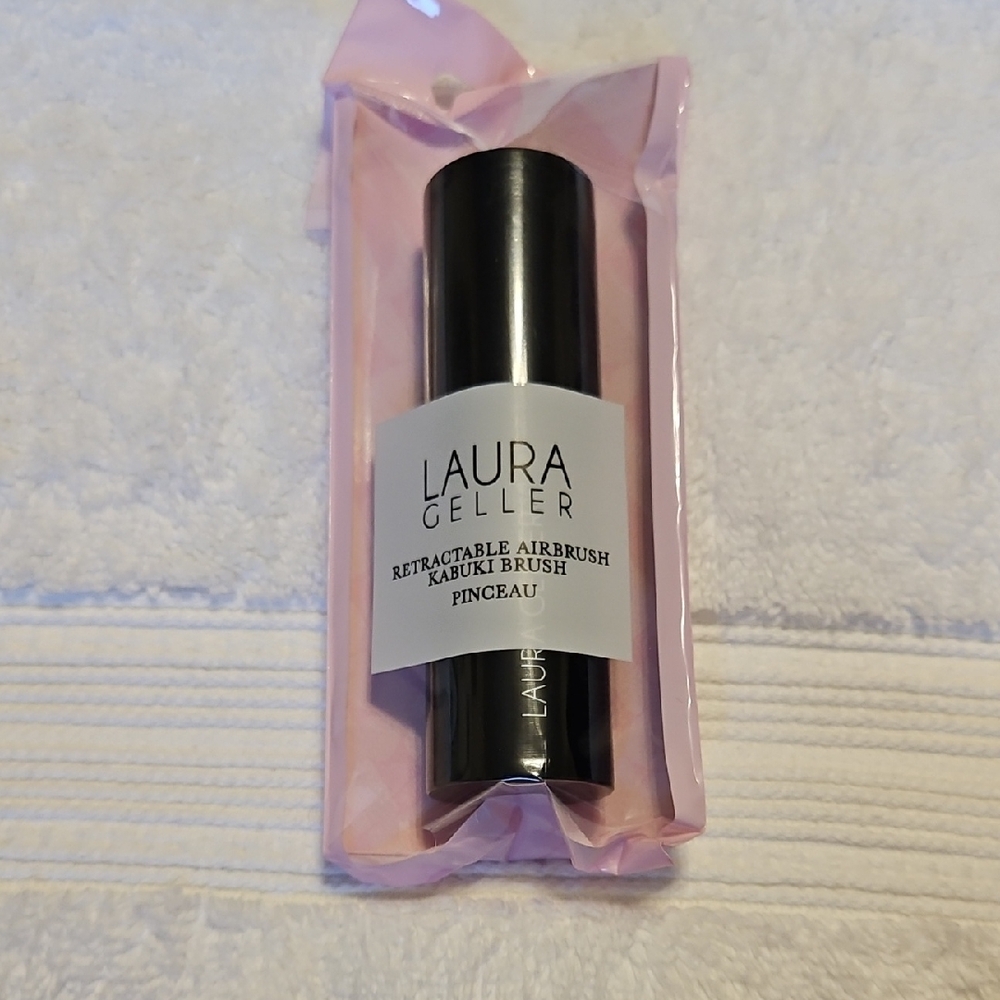 Laura Geller Black Retractable Airbrush Kabuki Brush